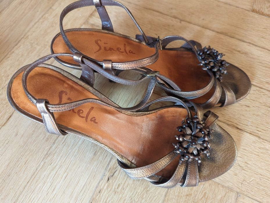 Skórzane sandałki 36