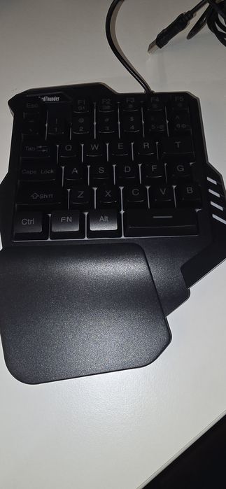 Teclado gaming para PC ou consola