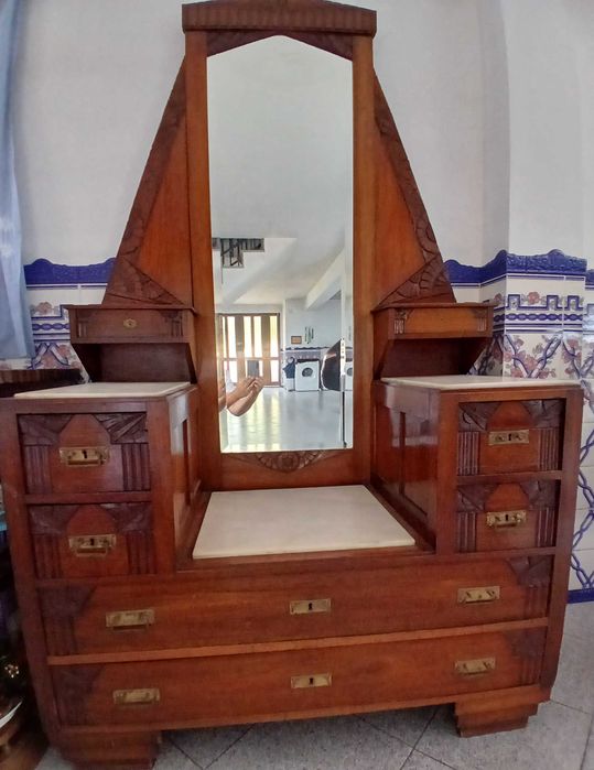 Conjunto de Toucador / Pechiché e 2 Mesinhas de Cabeceira