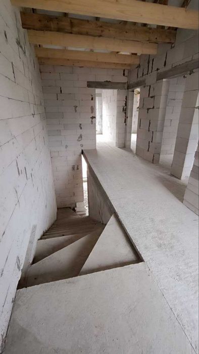 Продається ДУПЛЕКС з гаражем та власним подвір'ям, СОЦ. програми