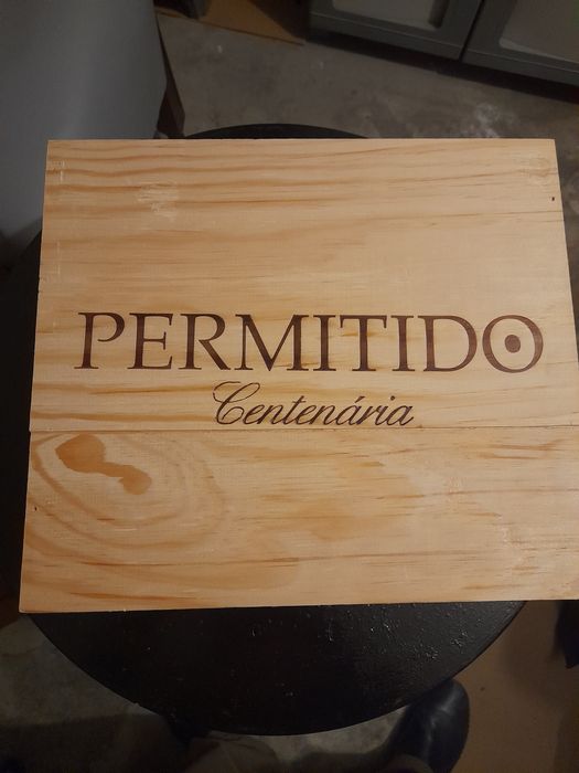 Caixas madeira p/vinhos