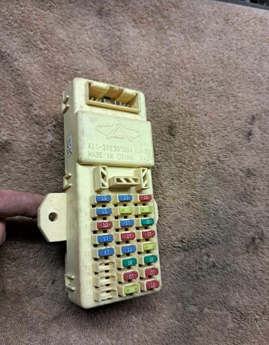 Блок предохранителей запобіжників для чері амулет