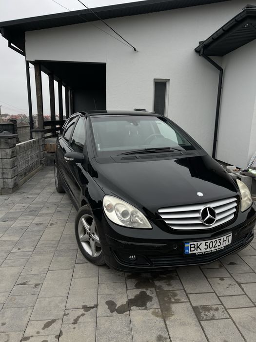 Mersedes-Benz B180
