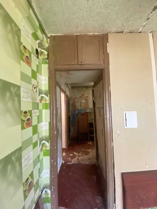 Срочно !1-я в Центре под ремонт! Этаж 1\5.С Балконом.