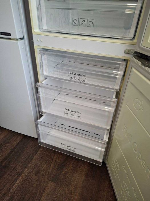 Холодильник SAMSUNG