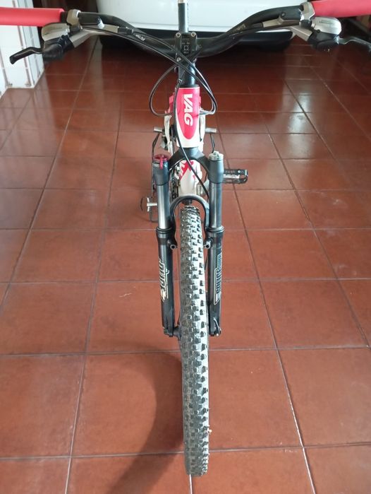 Bicicleta BTT suspensão total