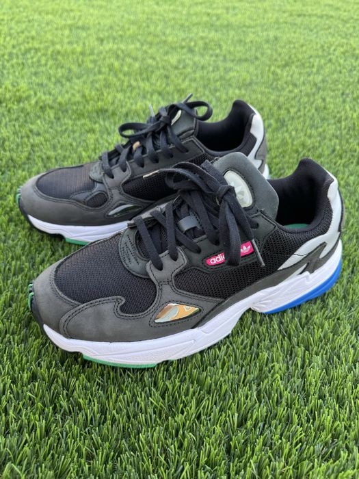 Sapatos Adidas falcon