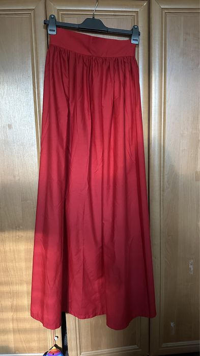 Красная юбка в пол