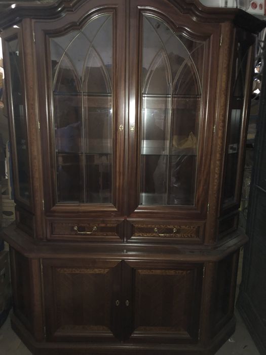 Piekny stylowy kredens