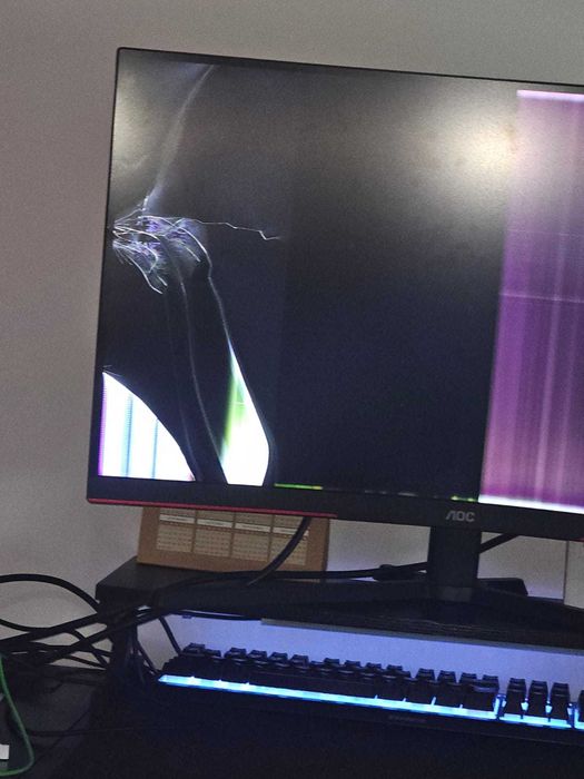 Monitor Gaming Curvo AOC 27" (C27G3U/BK) - Para Peças / Totalmente Avariado