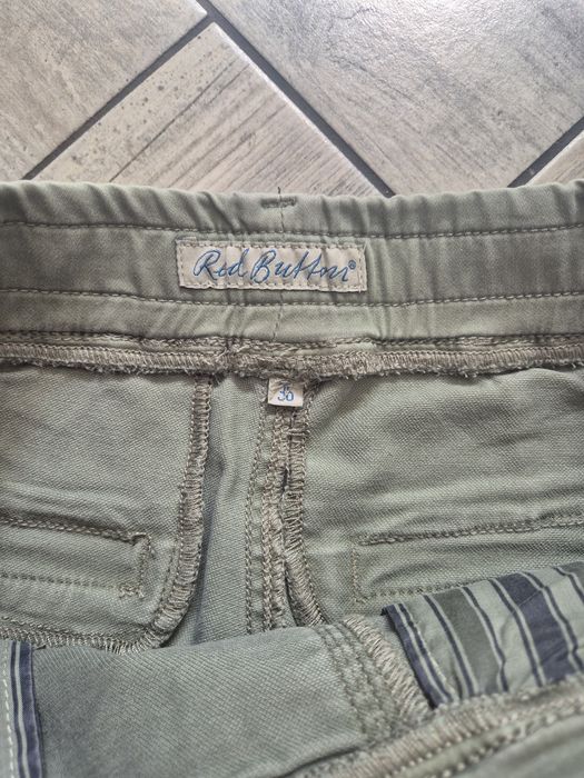 Red Button spodnie joggery khaki S