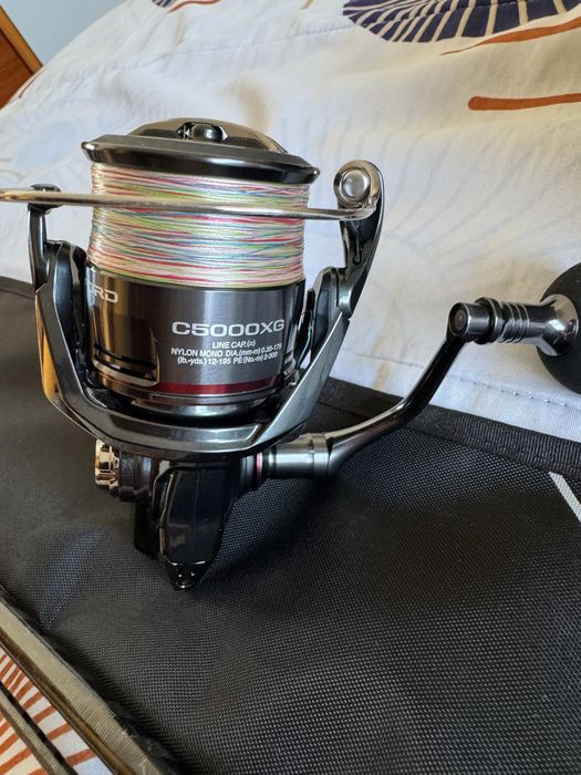 Cana de pesca e carreto de pesca