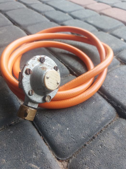 Reduktor wąż do butli gazoweǰ 5l