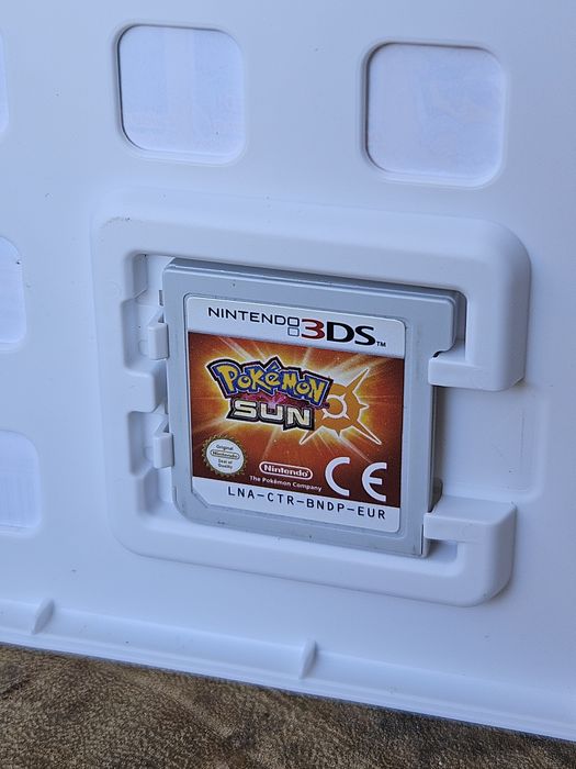 Pokémon Sun Edição Especial Pin