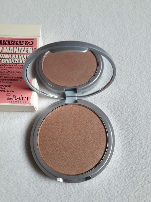 theBalm Betty-Lou Manizer Bronzer - Portes Incluidos