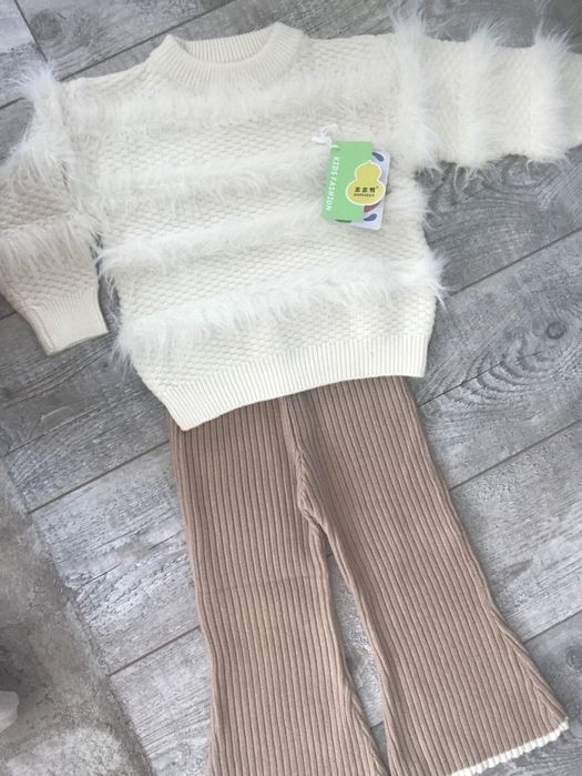 Теплий нарядний костюм для дівчинки