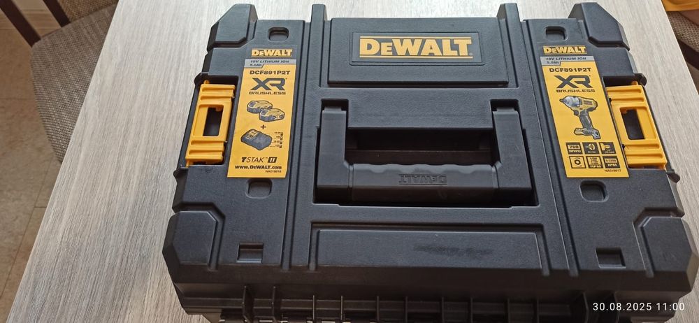 Klucz udarowy 1/2' XR 18V 2*5.0AH TSTAK  DCF891P2T-QW Dewalt