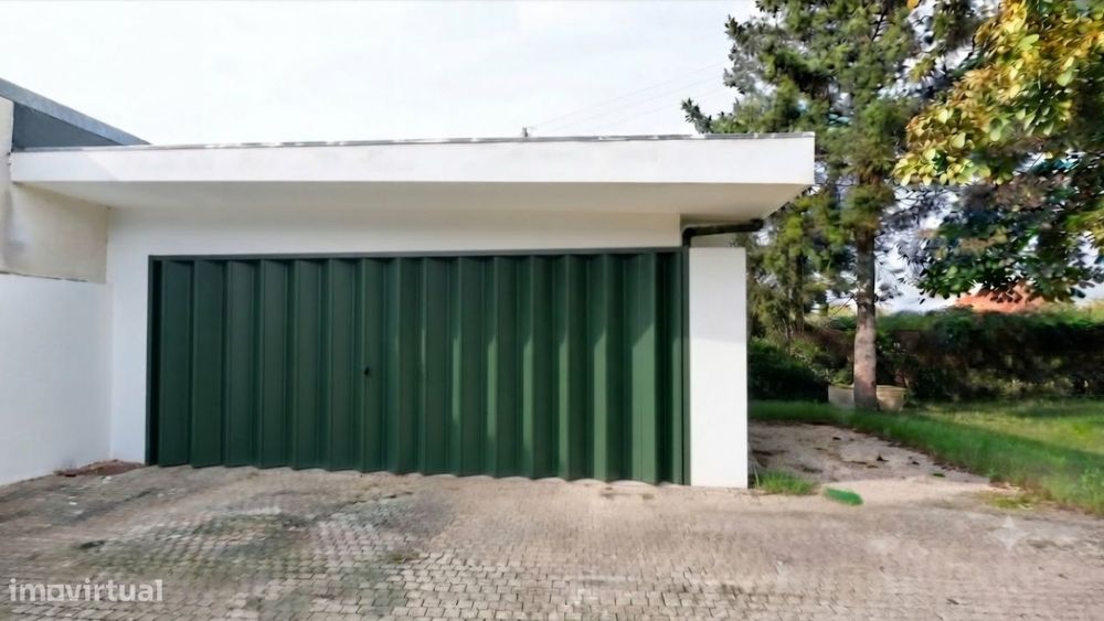 Moradia T2 + 1 - 1500 m2