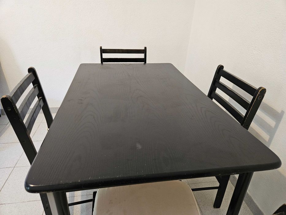 Conjunto mesa + 4 cadeiras