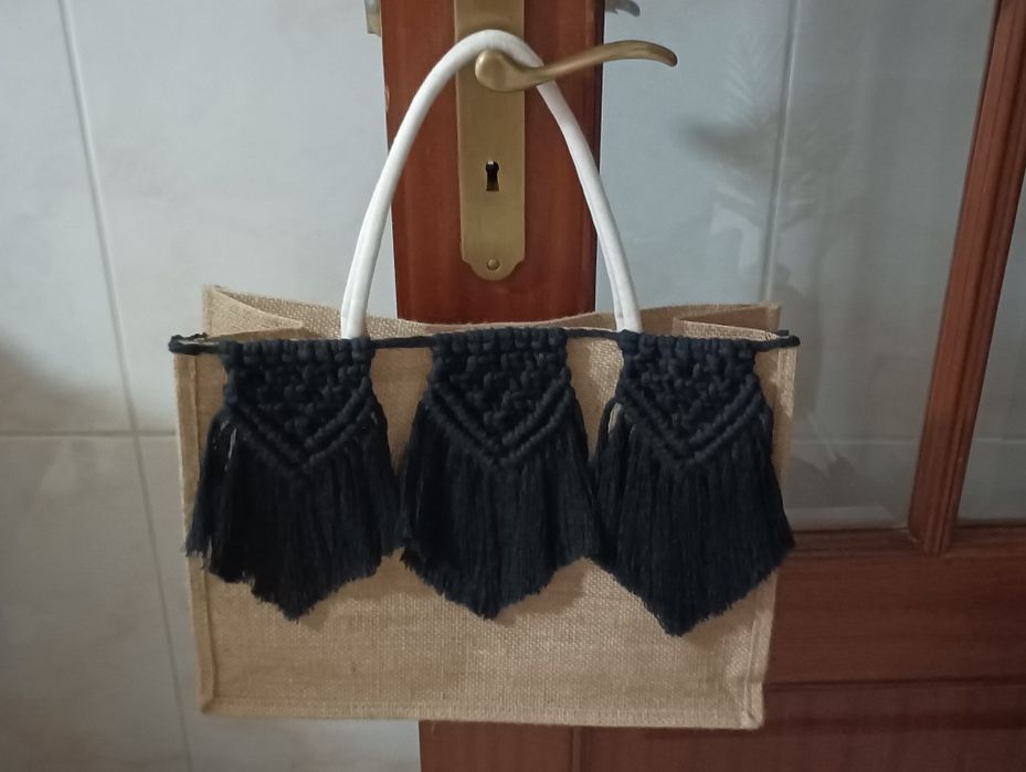 Sacos decorados em macramé