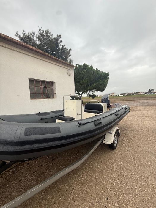 Semi-Rígido com Motor Yamaha 70cv + Atrelado