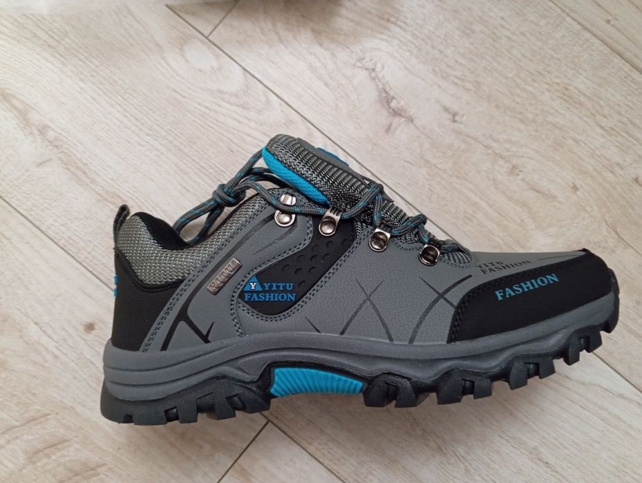 Продам чоловічі кросівки