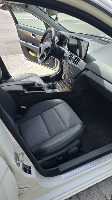 Mercedes-Benz C220cdi