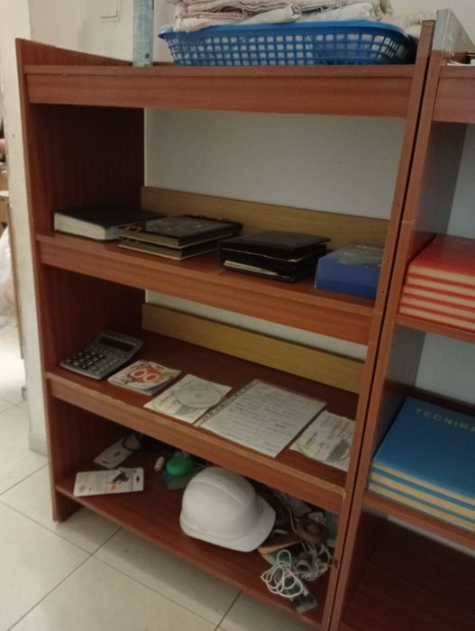 Vendo móveis de loja ou para arrumação -urgente