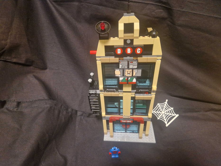 Lego marvel daily bugle 76005