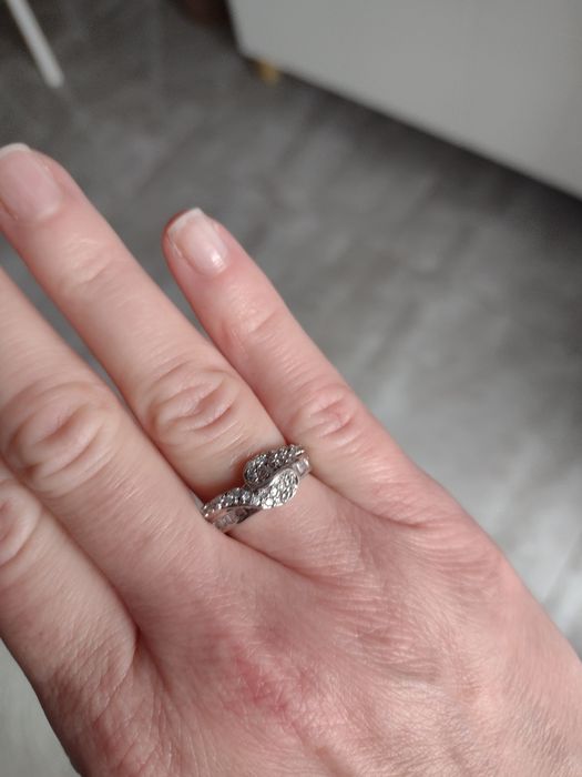 Pierścionek z cyrkoniami srebro 925 oksydowany