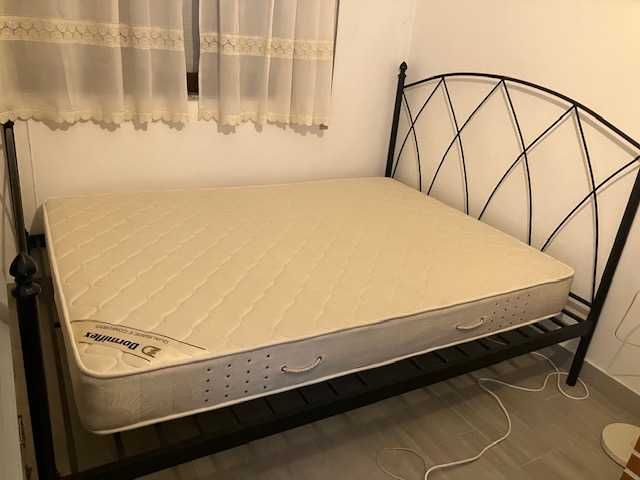 cama de ferro com colchão pouco usado