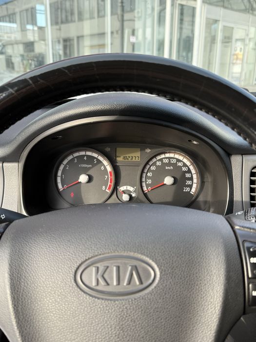 Продам киа рио !