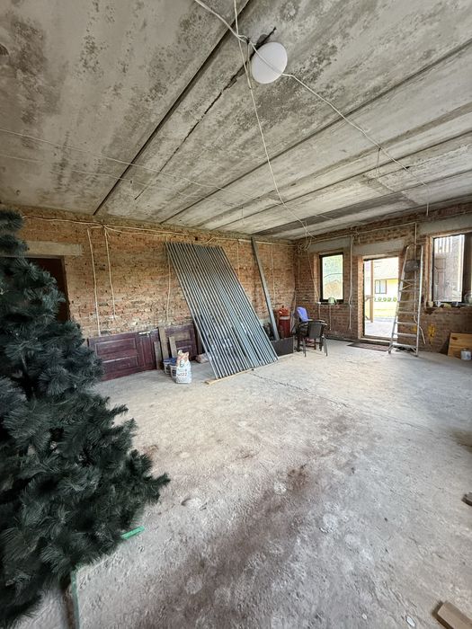 Продам Дом с гаражем(с комуникациями) 12 соток