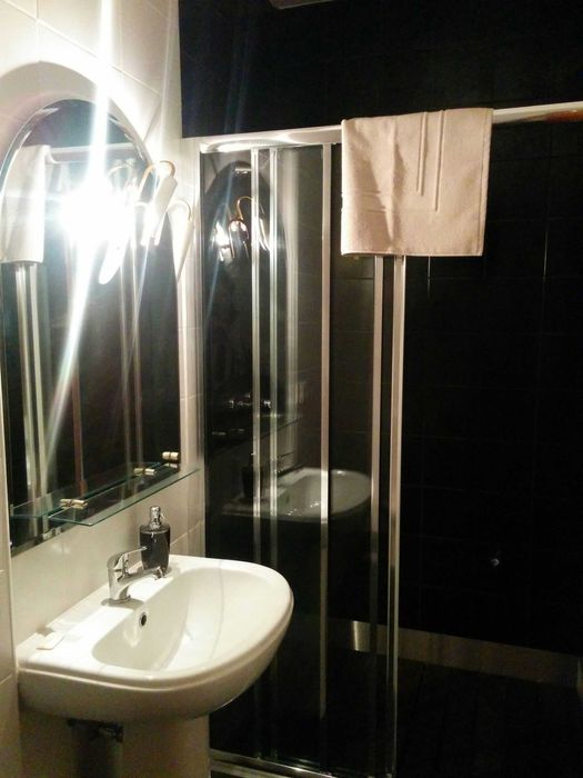 Quarto em apartamento ao pé do ISEP e Pólo Universitário