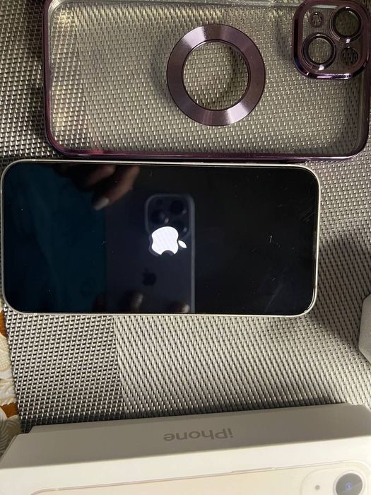 Продам Iphone 13  256gb