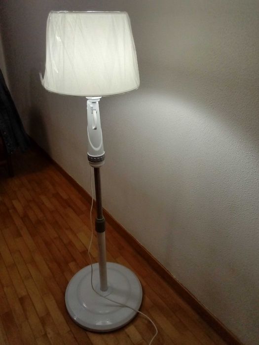 Candeeiro de  pé