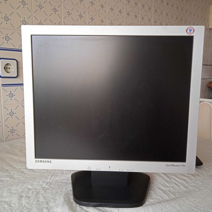 Monitor Samsung SyncMaster 710v