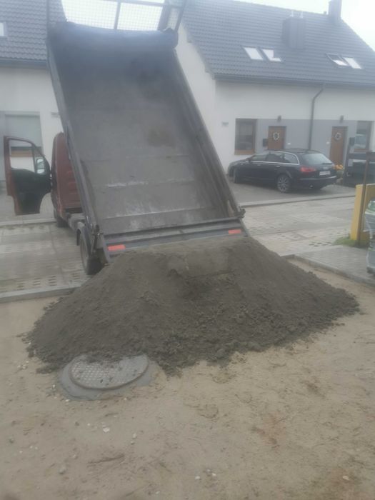Suchy beton//Piasek Plukany Zwir////KruszywaDrogowe//Minikoparka