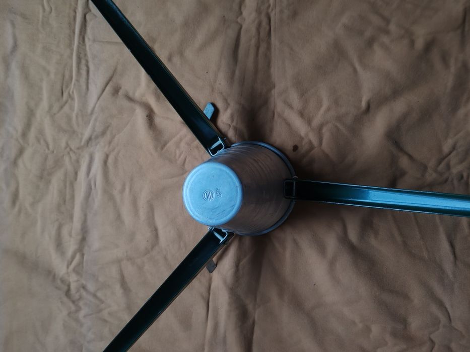 Підставка-тримач для ялинки.