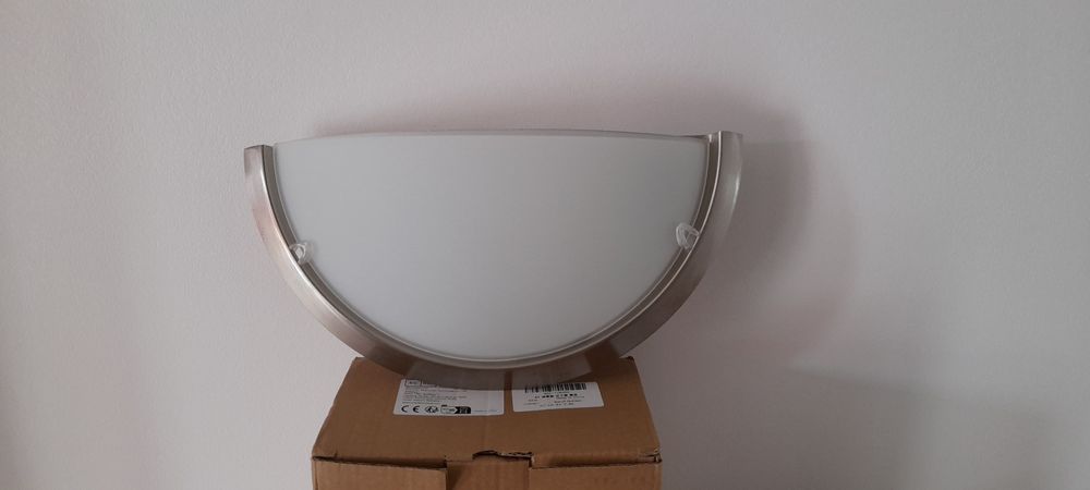 2 candeeiros de parede Phillips