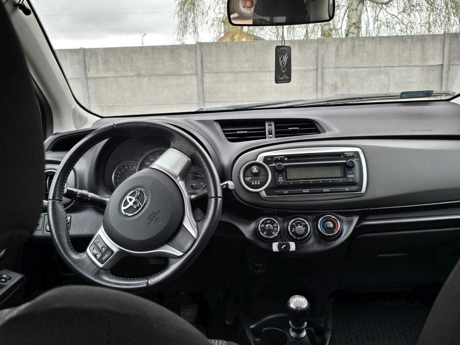 Toyota Yaris 1,4 benzyna Salon Polska
