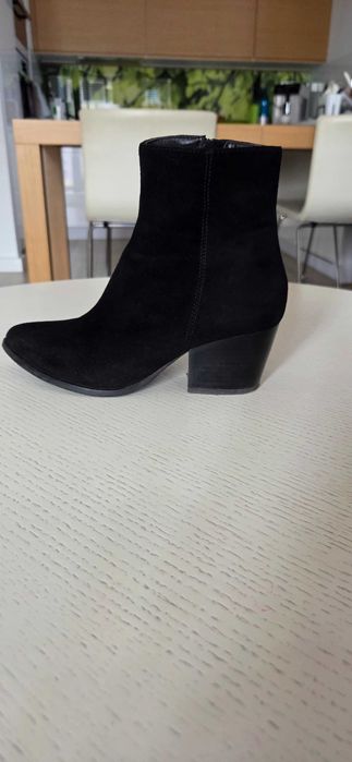 Botki skórzane czarne 37