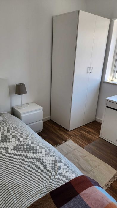 Quarto para Alugar na Parede
