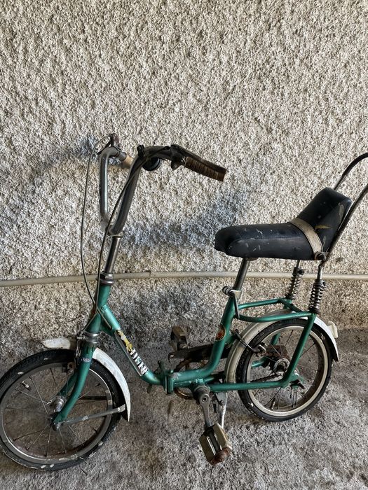 Bicicleta antiga para restauro