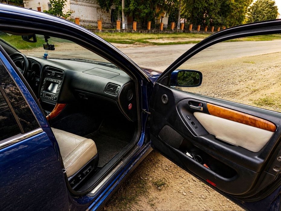 Продам lexus gs300