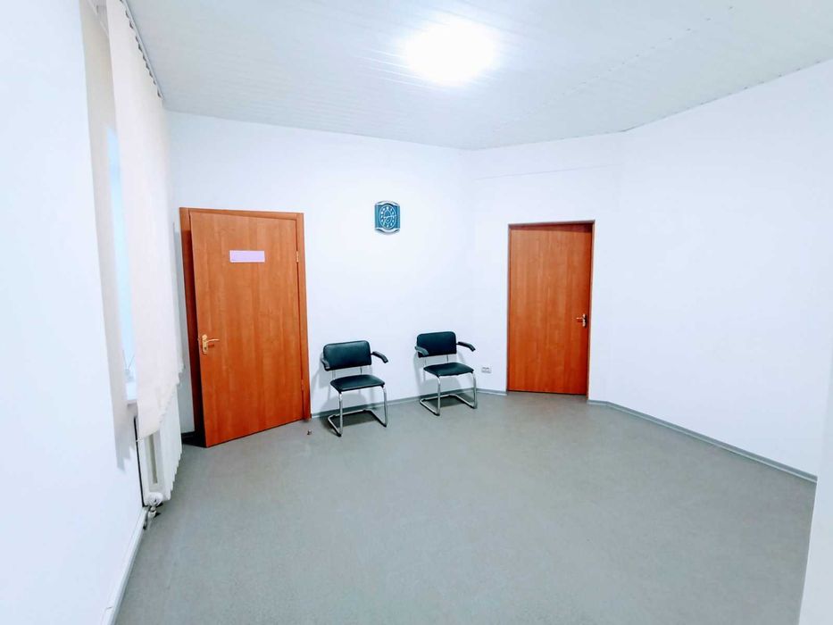 Аренда красная линия  М. Грушевского 56м кв.