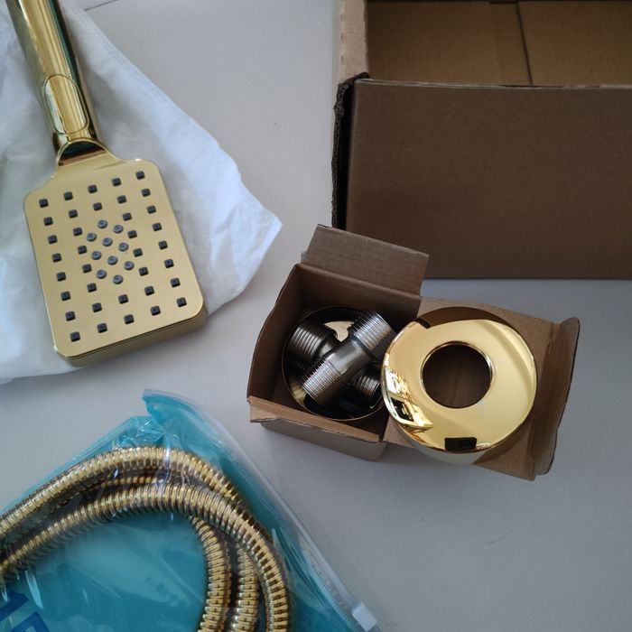 Torneira de banheira / duche nova em dourado