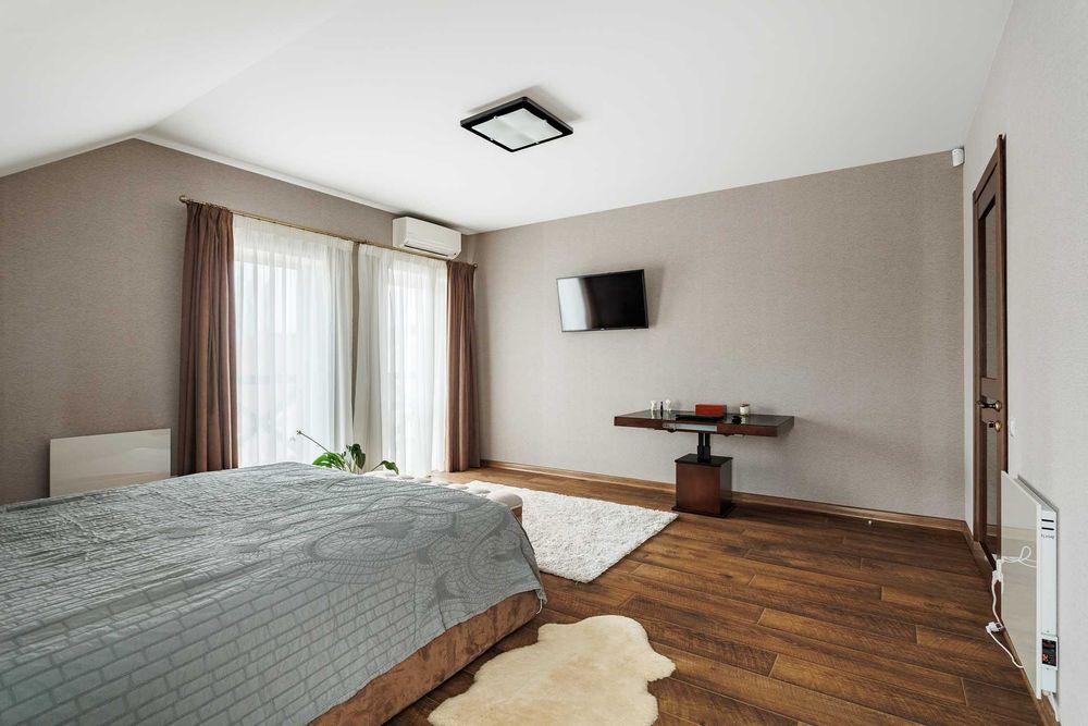 Продаж БУДИНКУ  в Гореничах 180 м2 на 10 соток
