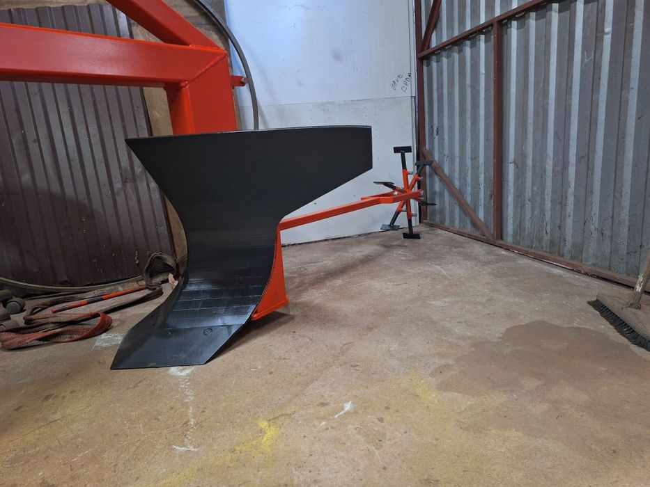 Radło do wyorywania ze znacznikiem w bruzdzie pod szparagi