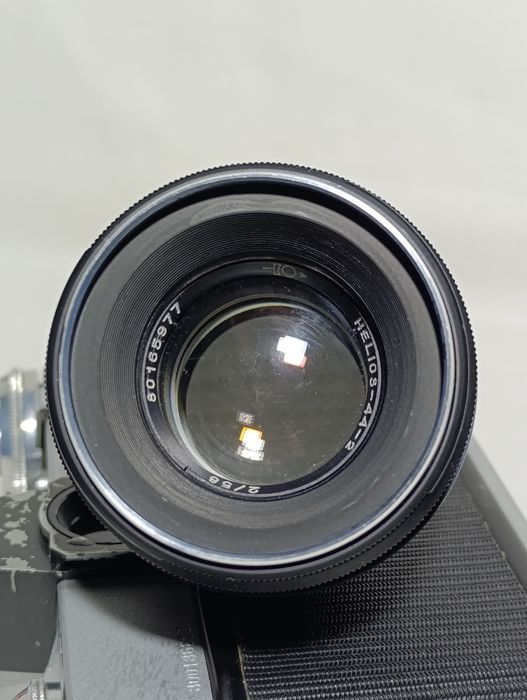 Фотоапарат Зенит у кофрі.